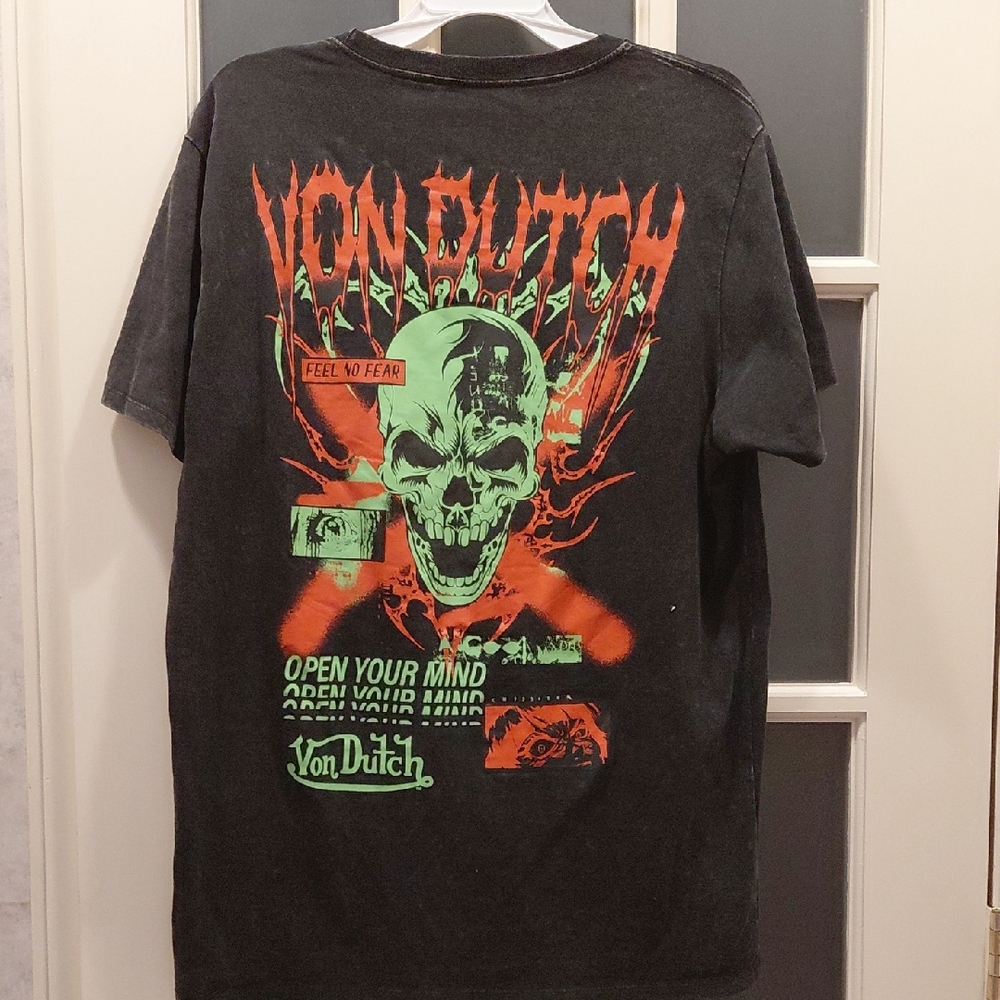 "Von Dutch" Sz.L, Unisex Faded and Distressed Tee with Neon Skull Design....